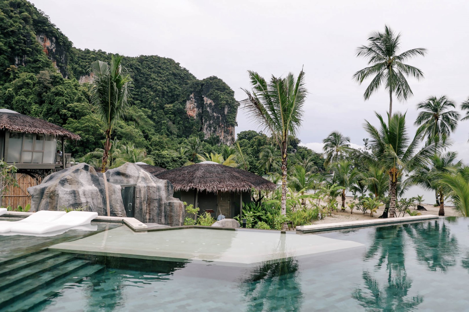 หนีไปเกาะยาวน้อยให้จิตใจได้พักผ่อน ใช้ชีวิตนิ่งๆ แต่ Luxury ที่ TreeHouse Villas