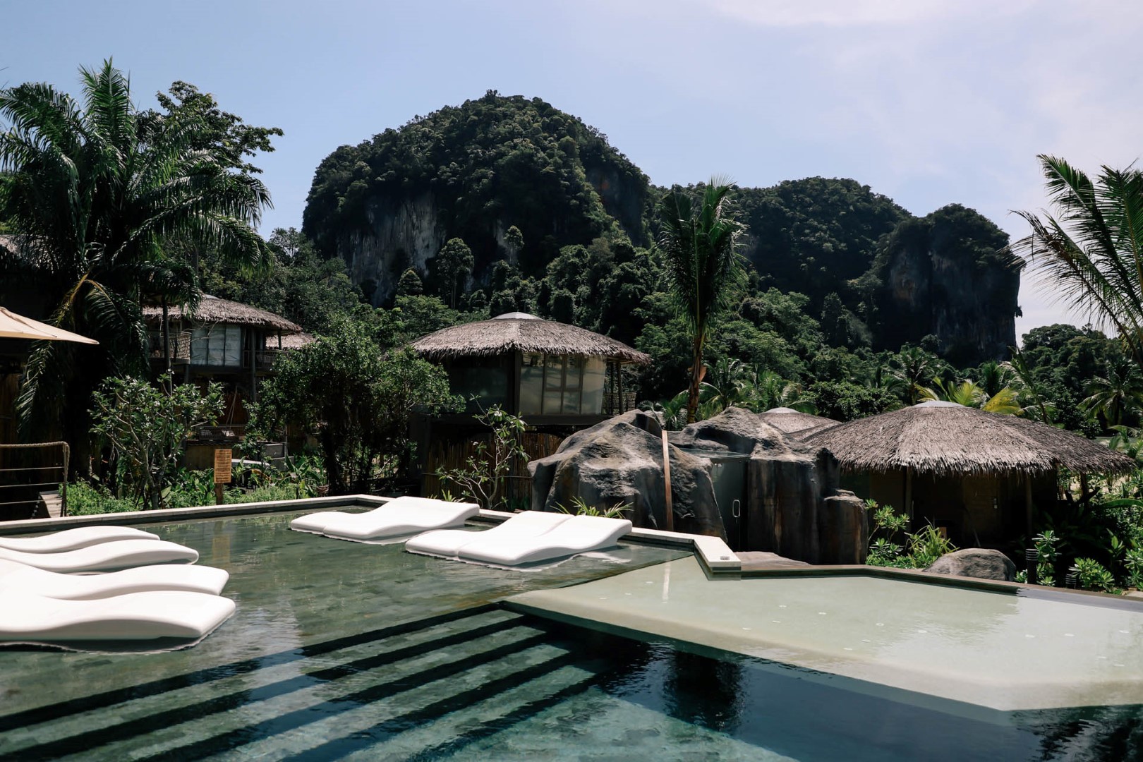 หนีไปเกาะยาวน้อยให้จิตใจได้พักผ่อน ใช้ชีวิตนิ่งๆ แต่ Luxury ที่ TreeHouse Villas