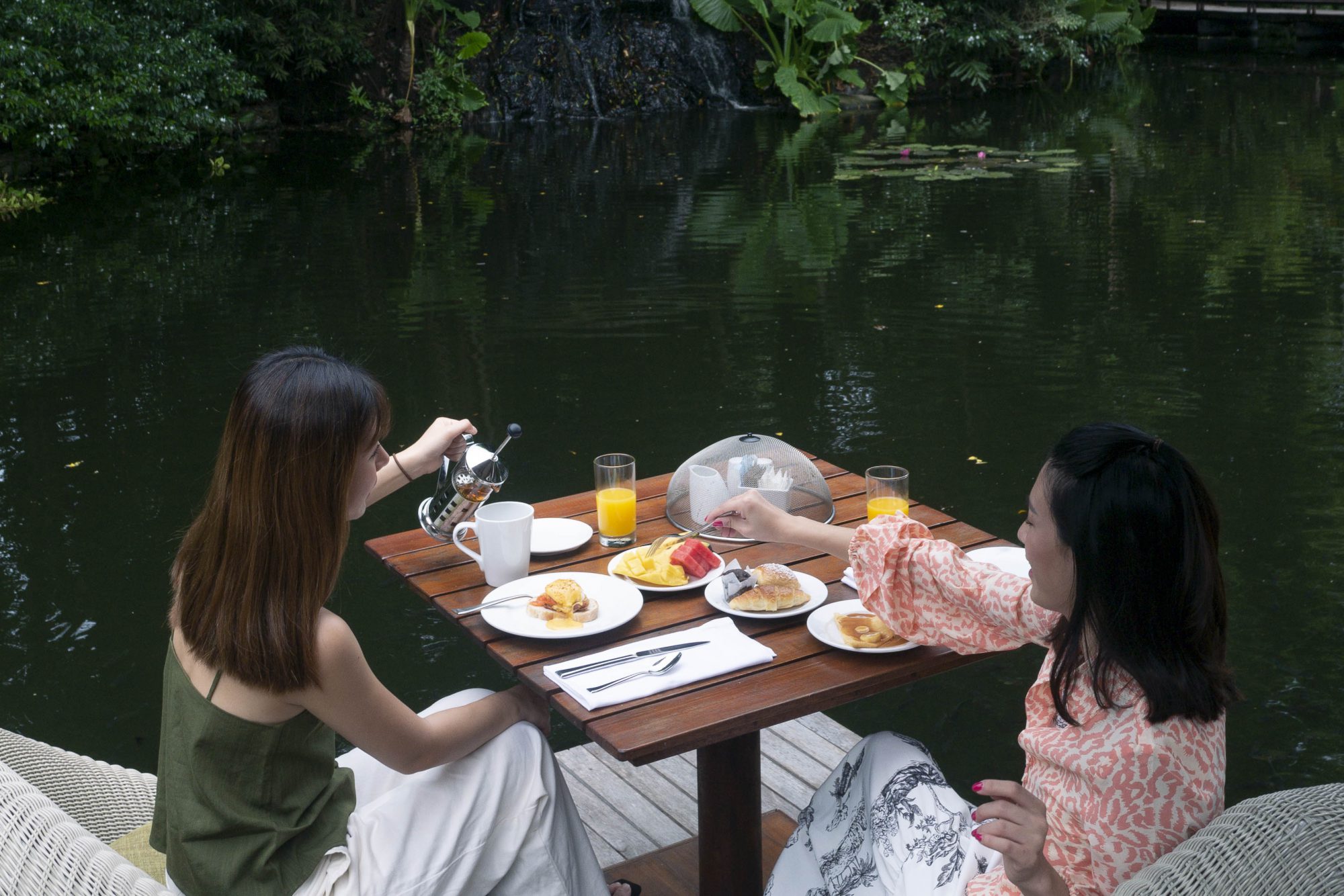 ภูเก็ต ติดเกาะ 48 ชม. นอนพูลวิลล่า เล่นน้ำสระ เดินเมืองเก่า